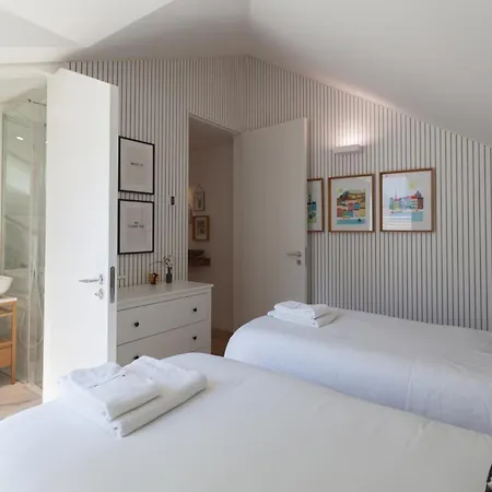 아파트 Flh Restauradores Deluxe With Terrace *
